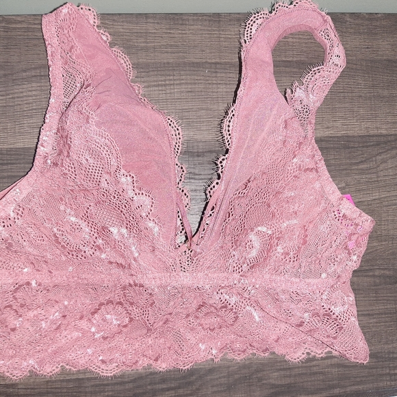 Pink lace bralette - Picture 2 of 4